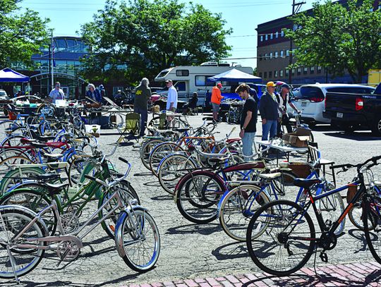 Cycling enthusiasts gather on Northside for Bicycle Heaven Swap Meet